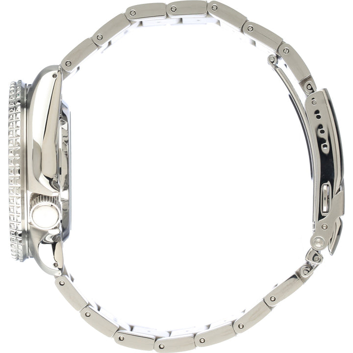 Zijaanzicht van een zilveren Seiko 5 Sports herenhorloge SRPD51K1 met een schakelband, ronde structuur bezel en gladde sluiting. De kroon en zijknoppen zitten aan de linkerkant, wat het elegante ontwerp met een automatisch uurwerk laat zien.