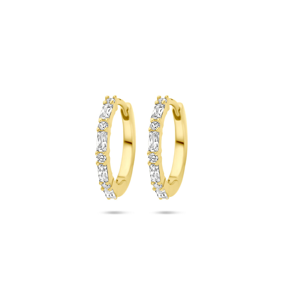 Boucles d'oreilles en argent doré jaune de 15 mm, ornées de zircons brillants.