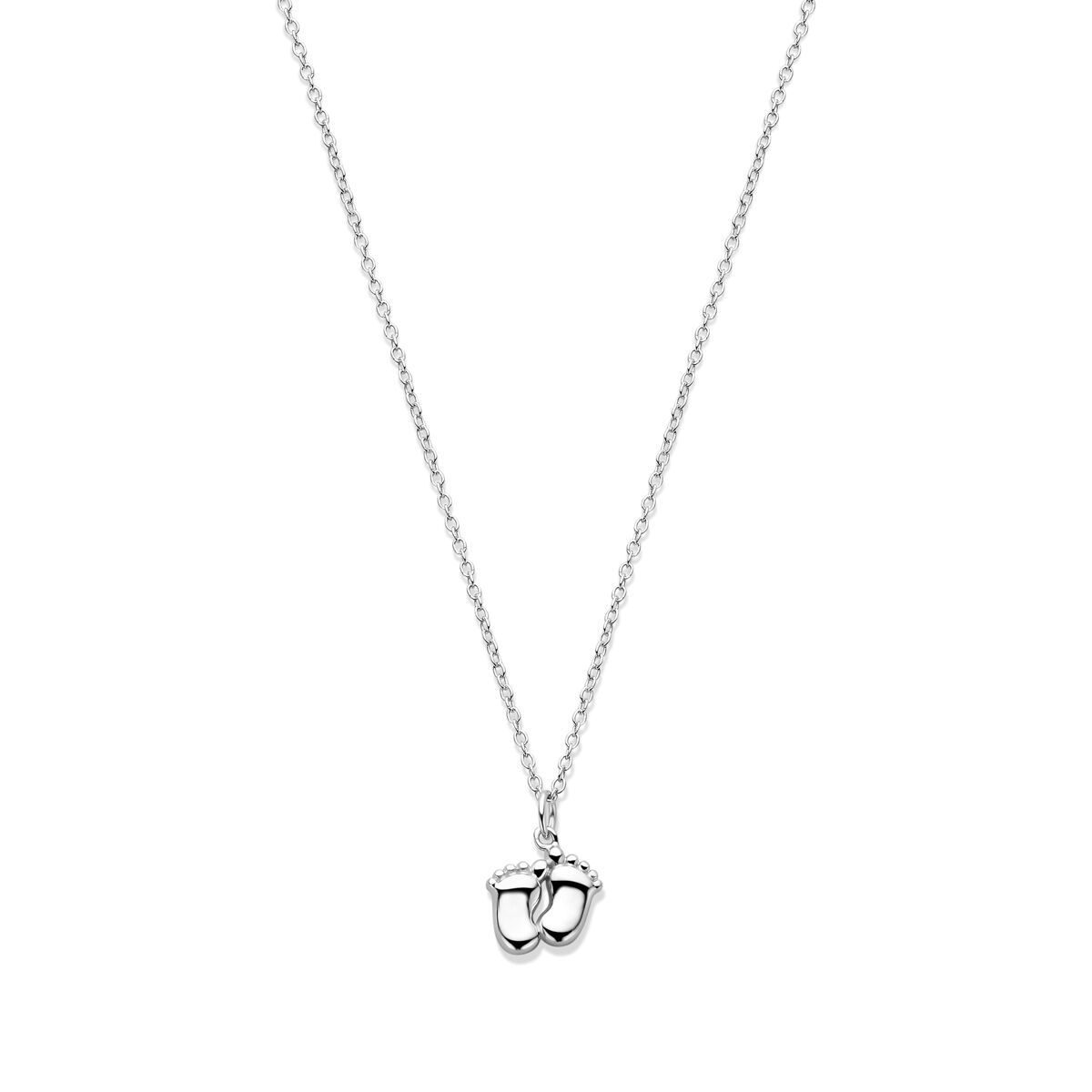 Collier en argent rhodié avec pendentif en forme de petits pieds de bébé.