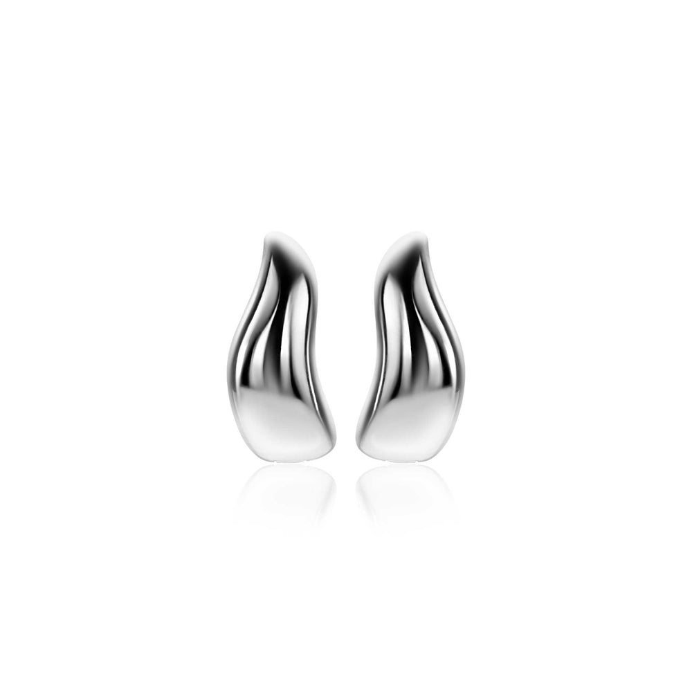 Een paar Zinzi oorbellen zilver ZIO2609 abstract gevormde studs, met gladde, gebogen zilveren oppervlakken; perfect voor een moderne look.