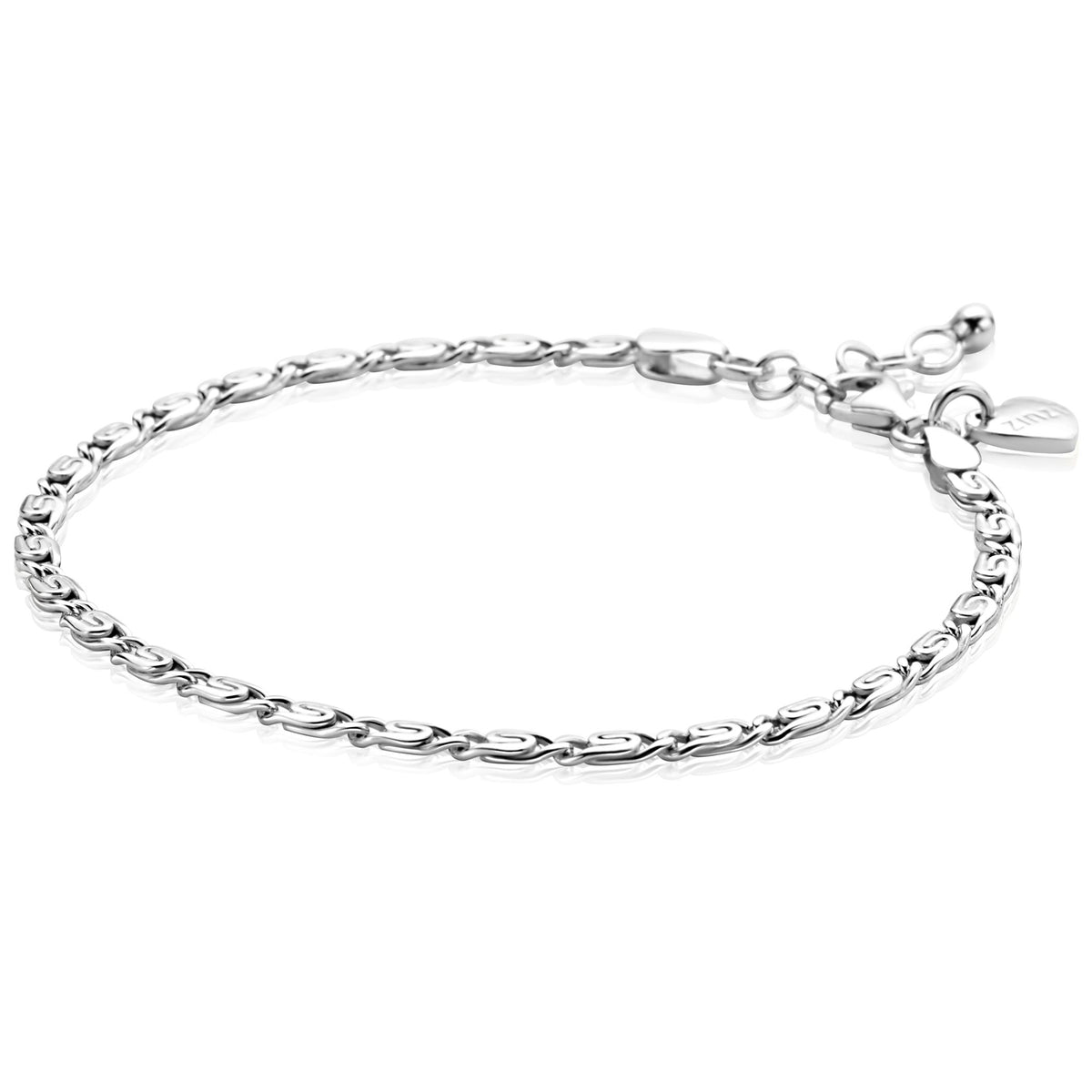 Bracelet en argent avec maillons entrelacés et fermoir à mousqueton.
