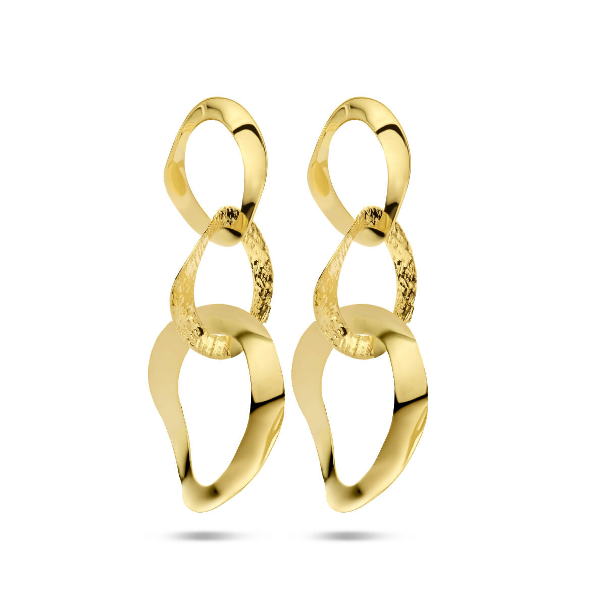 Boucles d'oreilles en argent doré à l'or fin, avec des formes ovales et une finition mate.