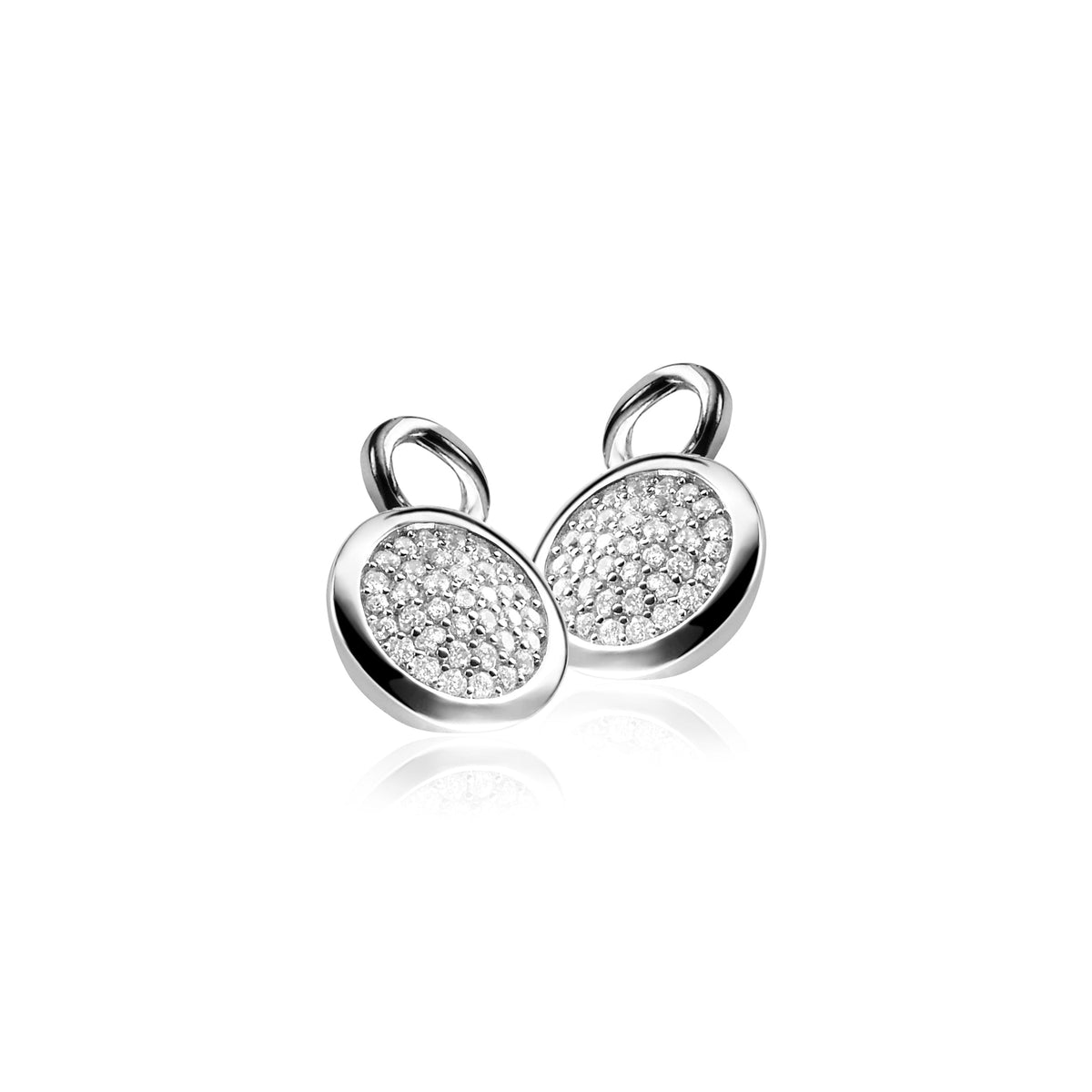 Boucles d'oreilles en argent avec des pierres brillantes en forme ronde.