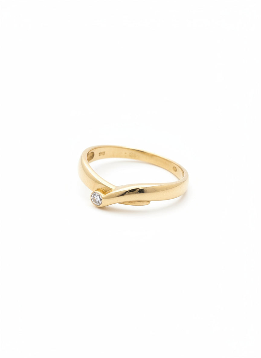 Bague en or vintage 14 carats avec un diamant, poids de 1,7 gramme.