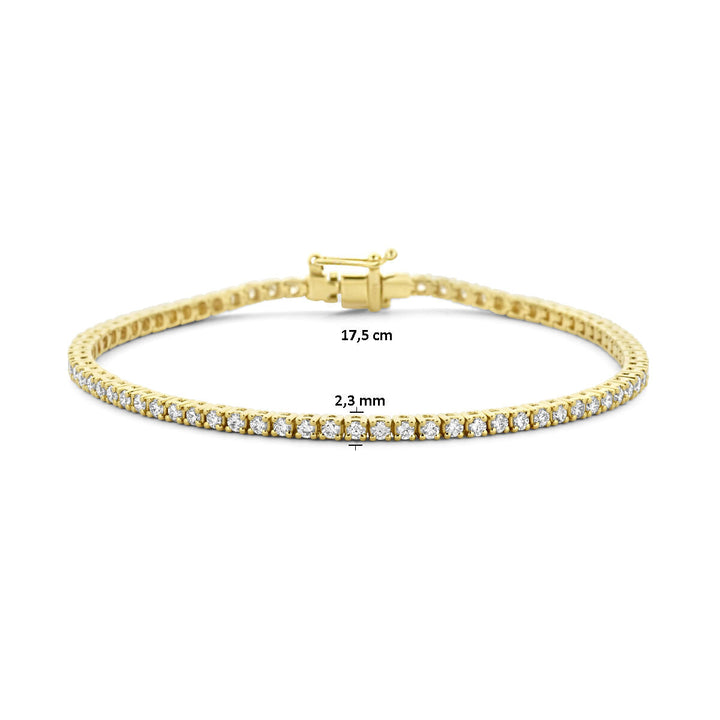 De Van der Kooij Collectie tennisarmband diamant 2.00ct H SI is 17,5 cm lang en 2,3 mm breed, vervaardigd uit 14K geelgoud met ronde witte diamanten in een enkele rij en een elegante sluiting.