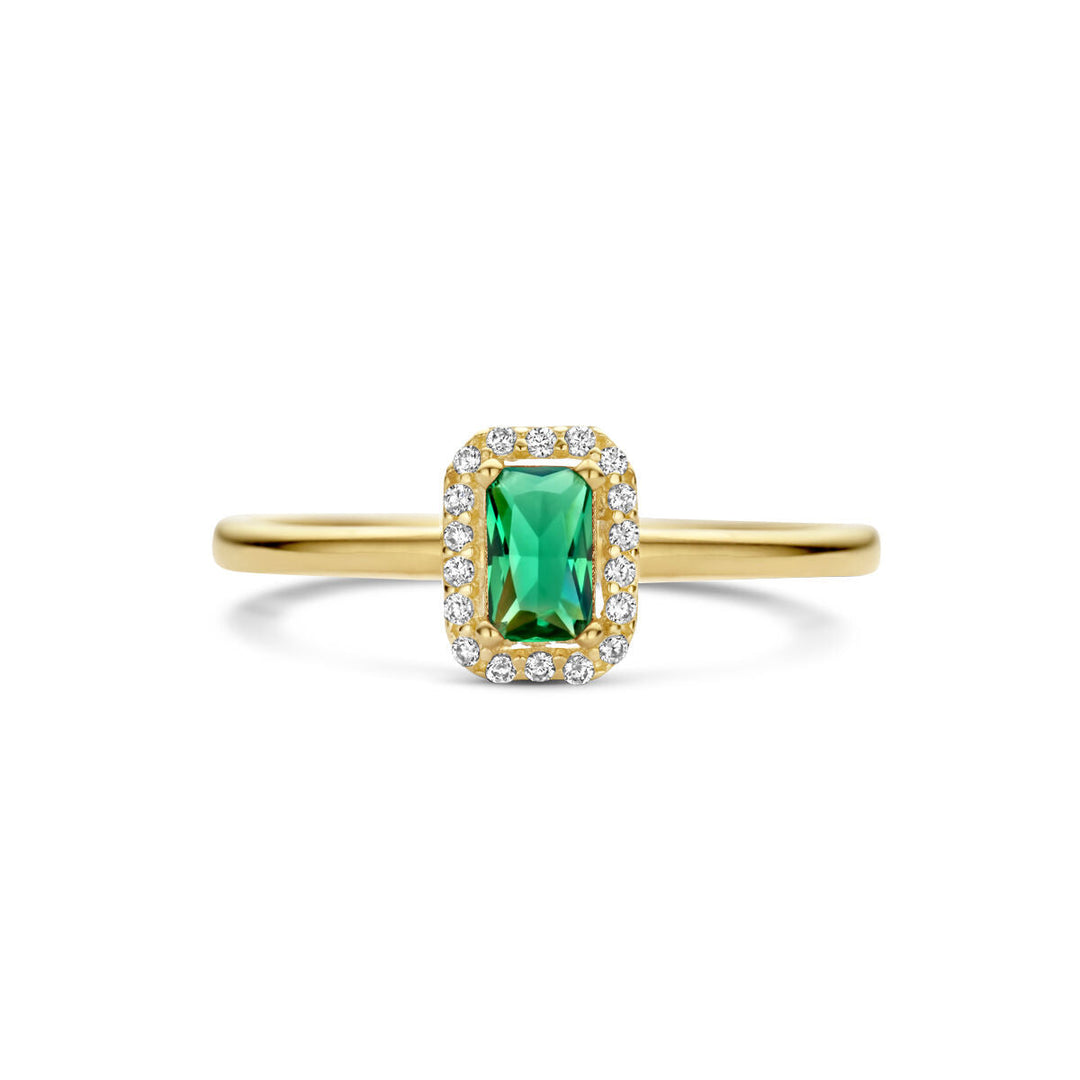 De Van der Kooij Collectie ring groen en wit zirkonia halo 14K geelgoud heeft een rechthoekige groene zirkonia met een halo van heldere stenen op een eenvoudige gouden band, weergegeven tegen een witte achtergrond.