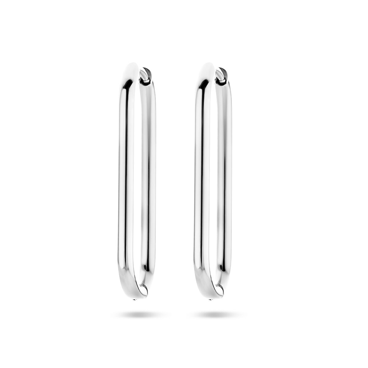 Boucles d'oreilles en acier inoxydable de forme allongée, style paperclip.