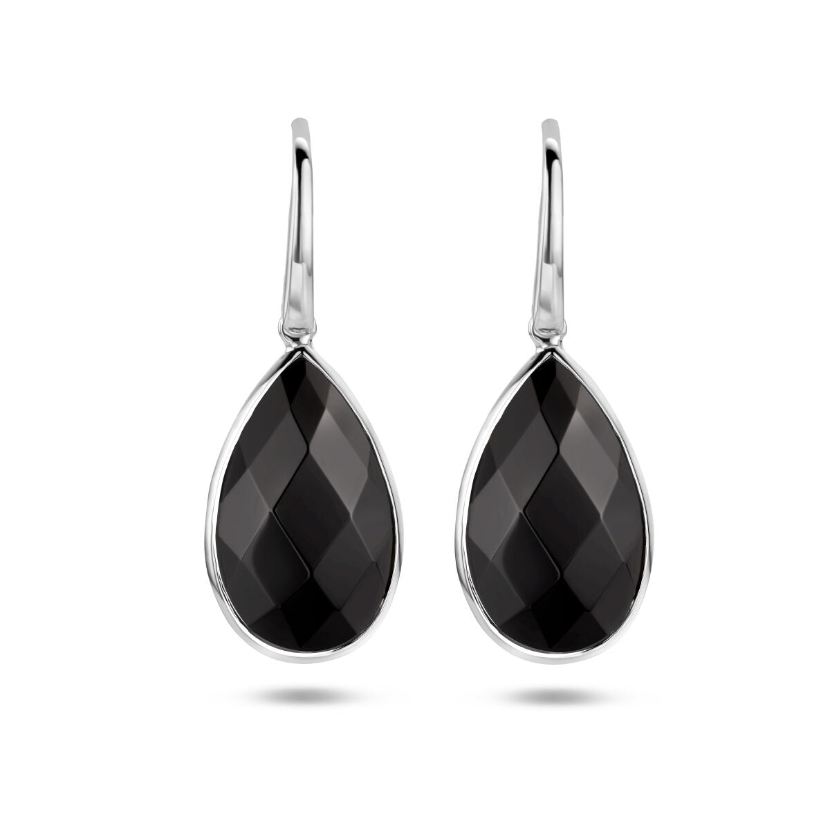 Boucles d'oreilles en onyx en forme de goutte, argent rhodié, avec un design facetté.