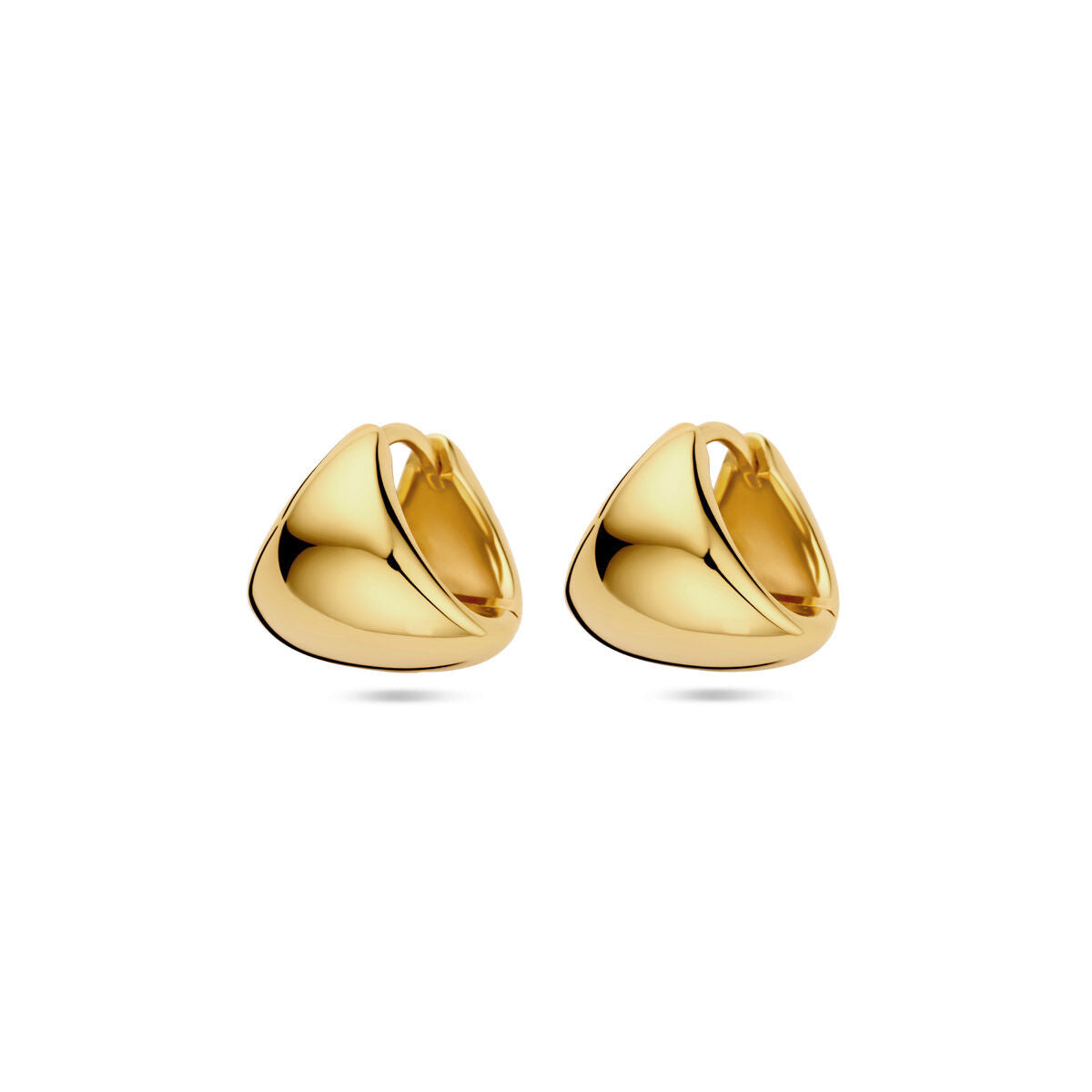 Boucles d'oreilles en argent doré, en forme de goutte, avec une finition brillante.