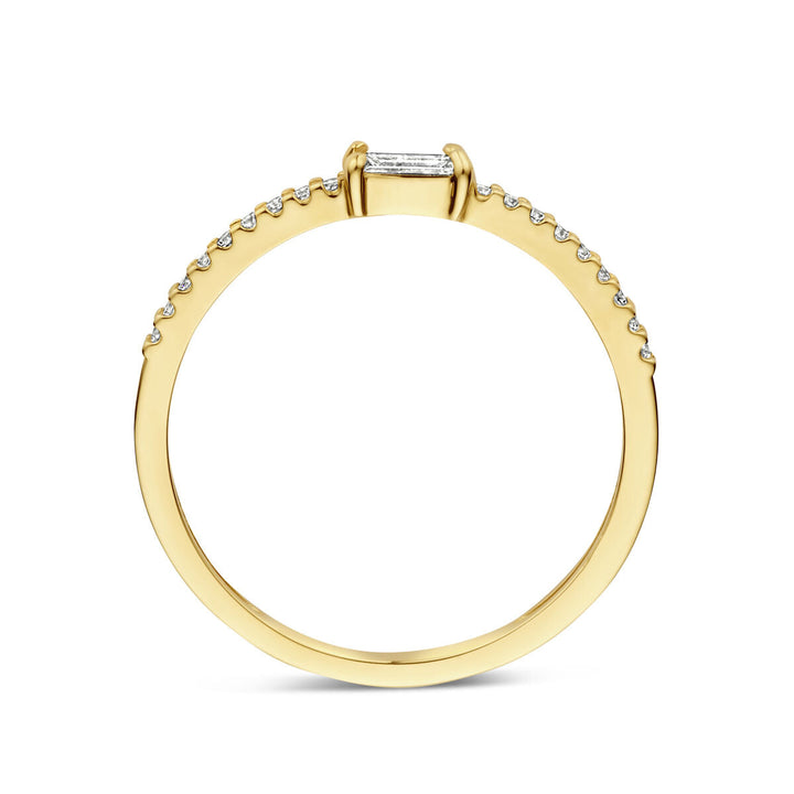 De Van der Kooij Collectie ring zirkonia 14K geelgoud heeft een dunne band, kleine ronde diamanten op de bovenste helft en een rechthoekige zirkonia baguette gezet in de lengte in het midden.