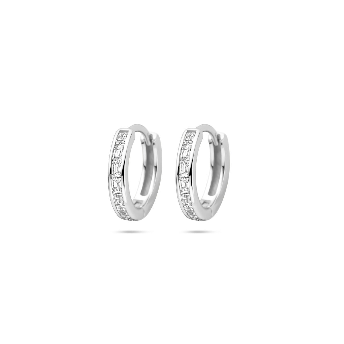 Boucles d'oreilles en argent rhodié de 12 mm avec zirconiums.