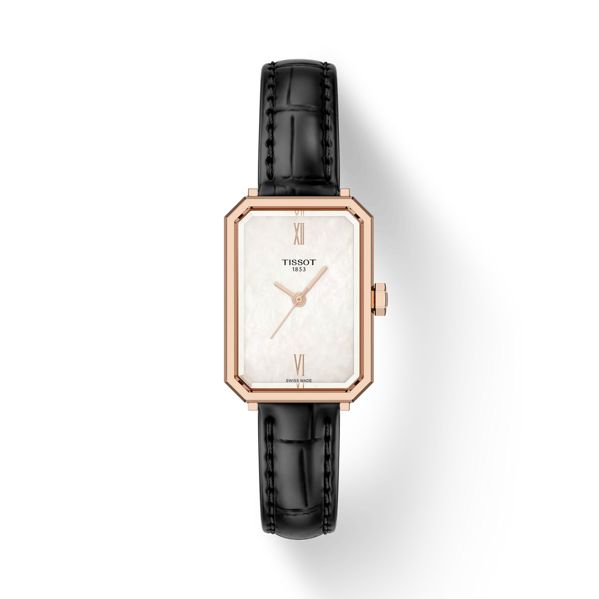 Montre Tissot avec boîtier en rose doré, cadran nacré et bracelet en cuir noir.