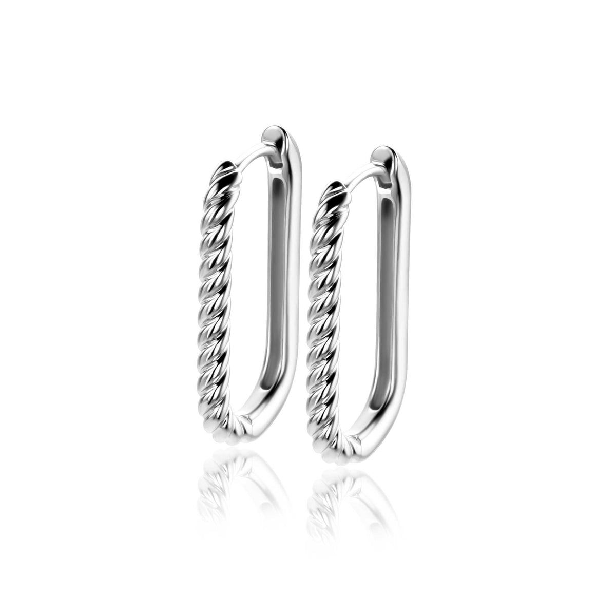 Boucles d'oreilles en argent avec un design torsadé et une finition brillante.