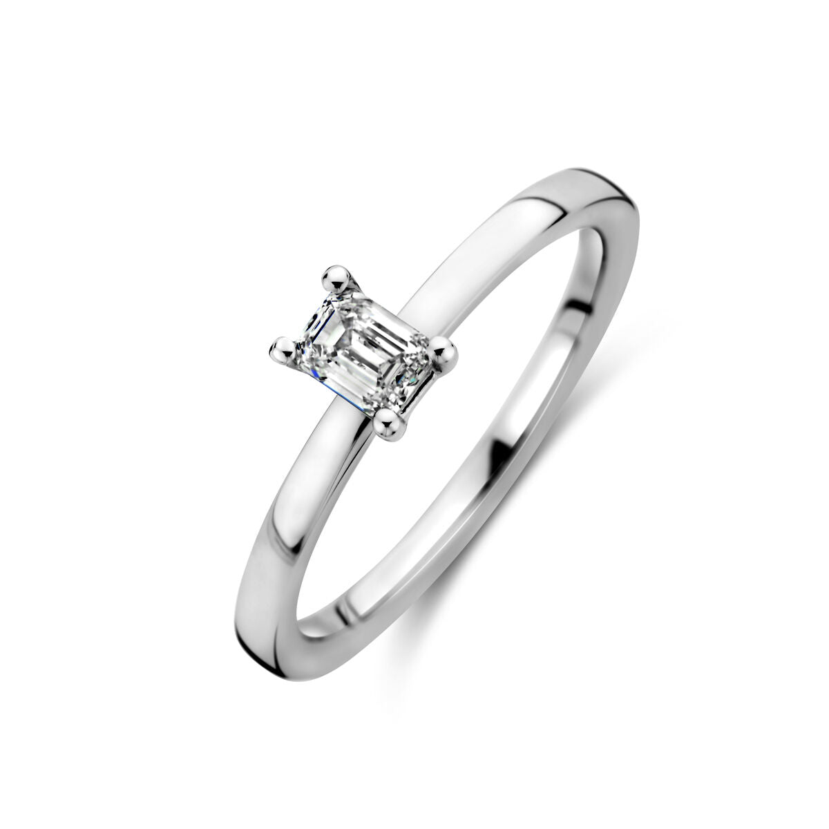 Platina ring met een vierkante diamant van 0.30 ct, met een glanzende, strakke band.