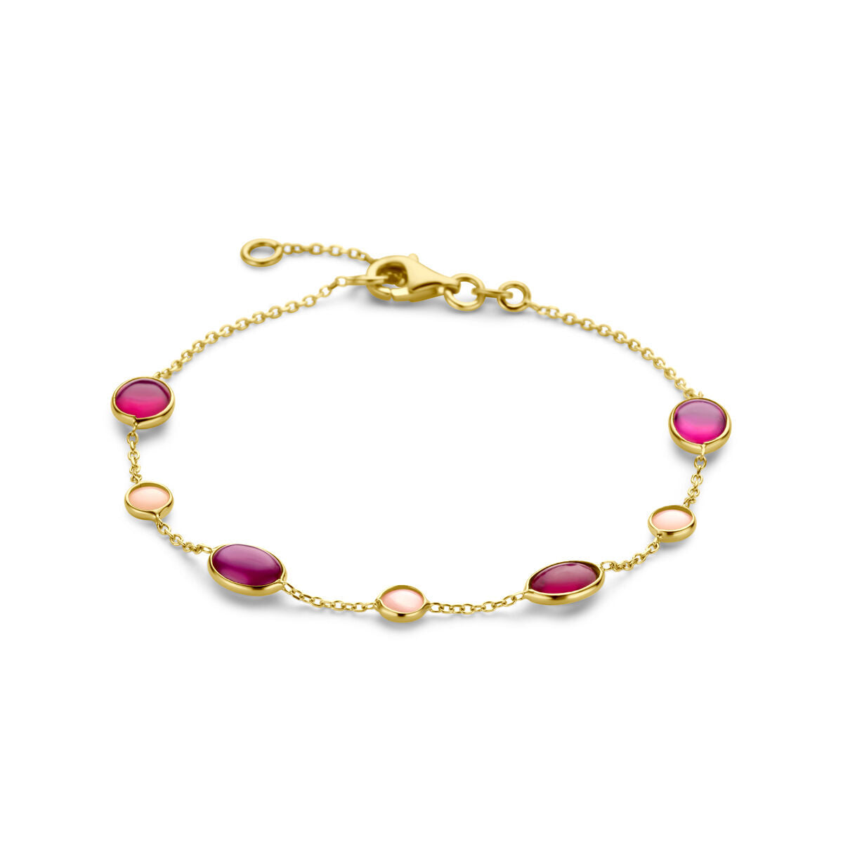 Bracelet en or 14K avec opales roses et rubis, ornée de pierres ovales.