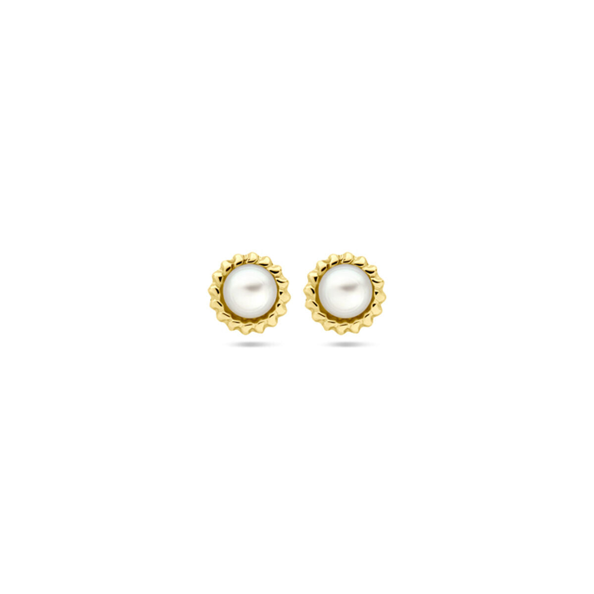 Boucles d'oreilles en or jaune 14K avec perles blanches de 5,0 mm.