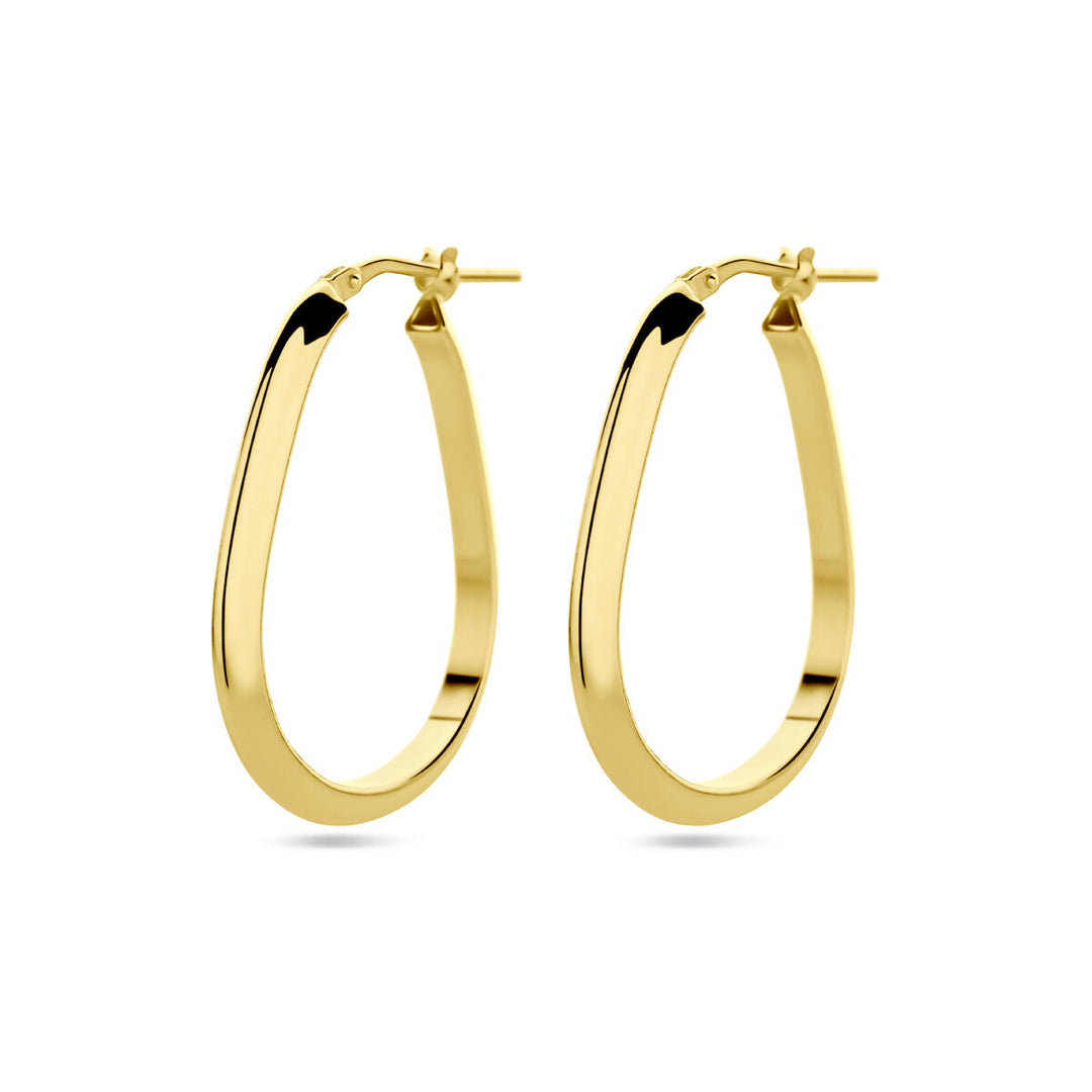 Een paar oorringen 1 micron zilver verguld (geel) van Van der Kooij Collectie met een subtiele ovale vorm, afgebeeld op een witte achtergrond - een elegante optie voor dames sieraden liefhebbers.