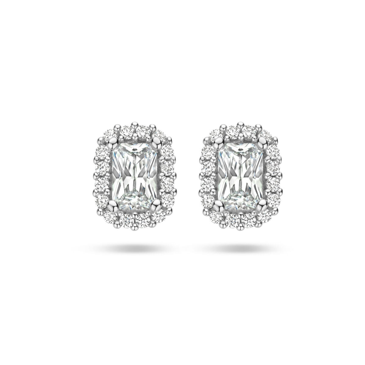 Boucles d'oreilles en argent rhodié avec zircones en halo, forme rectangulaire.