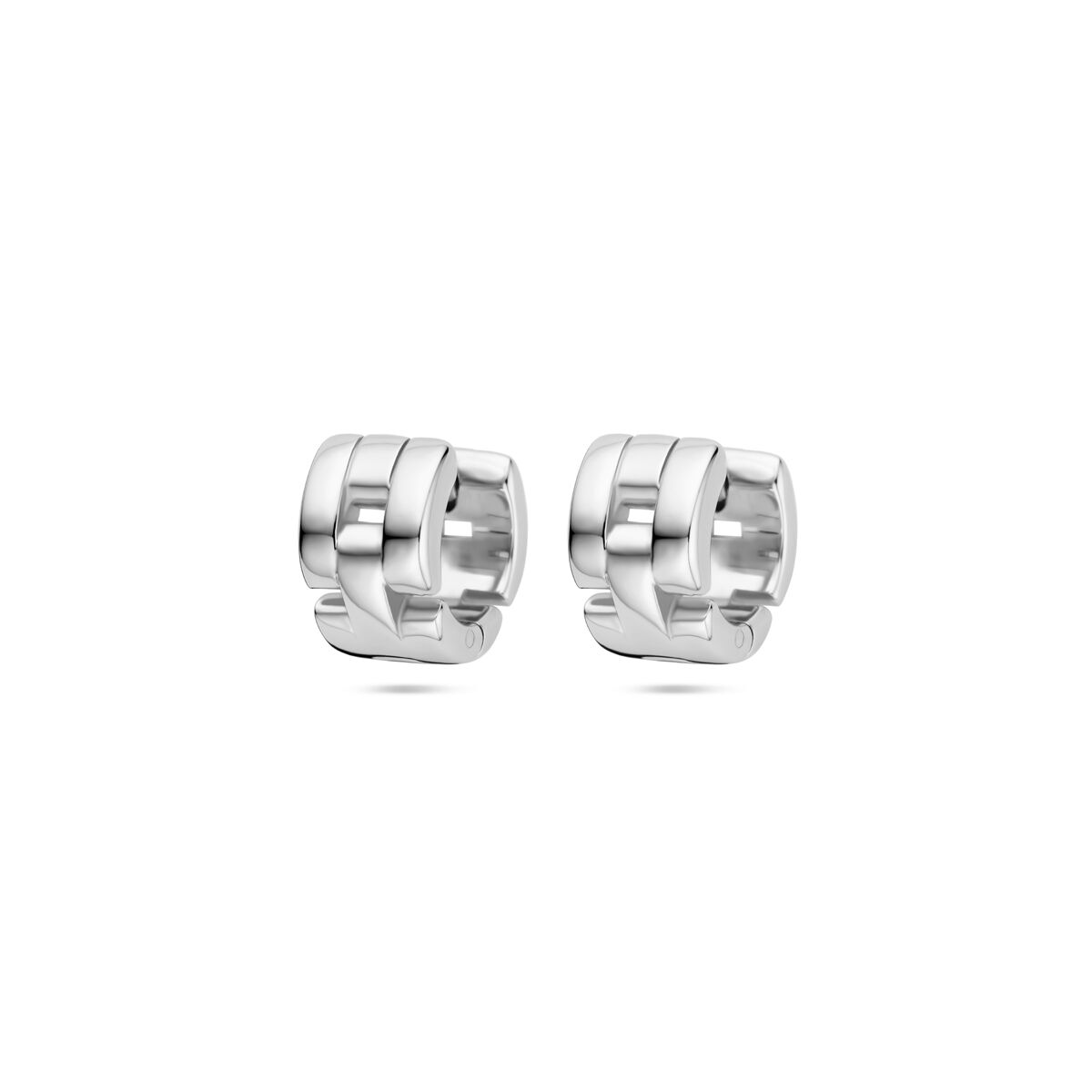 Boucles d'oreilles en argent rhodié avec un motif de maillons, mesurant 10 mm.