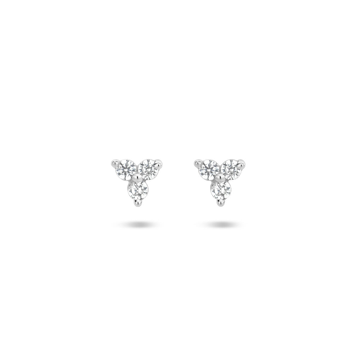 Boucles d'oreilles en argent rhodié ornées de zirconia, en forme de triangle.