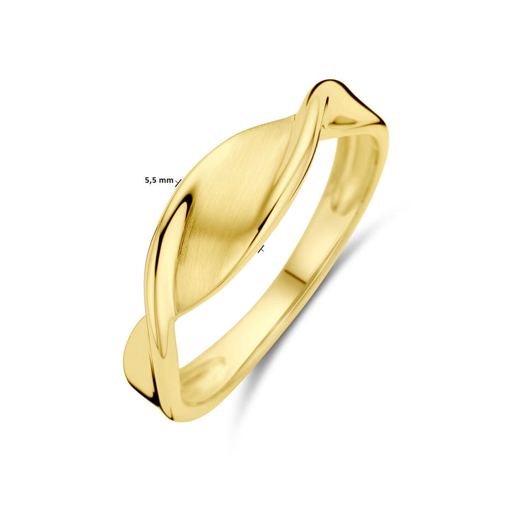 Een 14K geelgouden ring poli/mat van Van der Kooij Collectie met een modern, gedraaid marquise-design. De gladde band is 5,5 mm groot en straalt eenvoudige elegantie uit tegen een witte achtergrond.