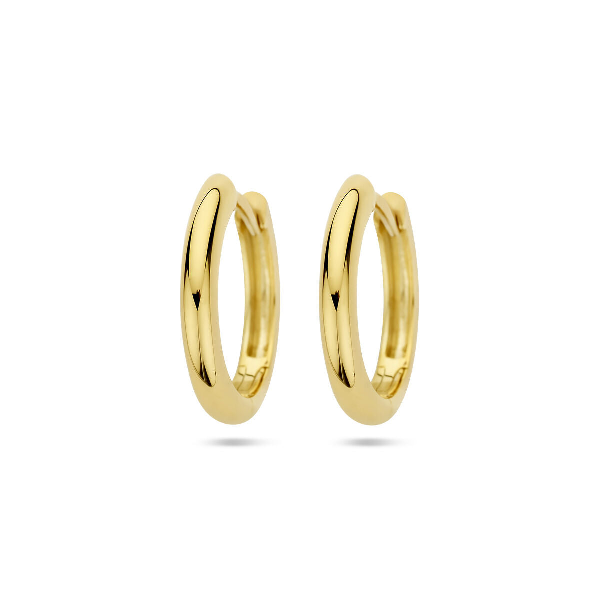 Boucles d'oreilles dorées, demi-rondes, de 2,5 mm de large.