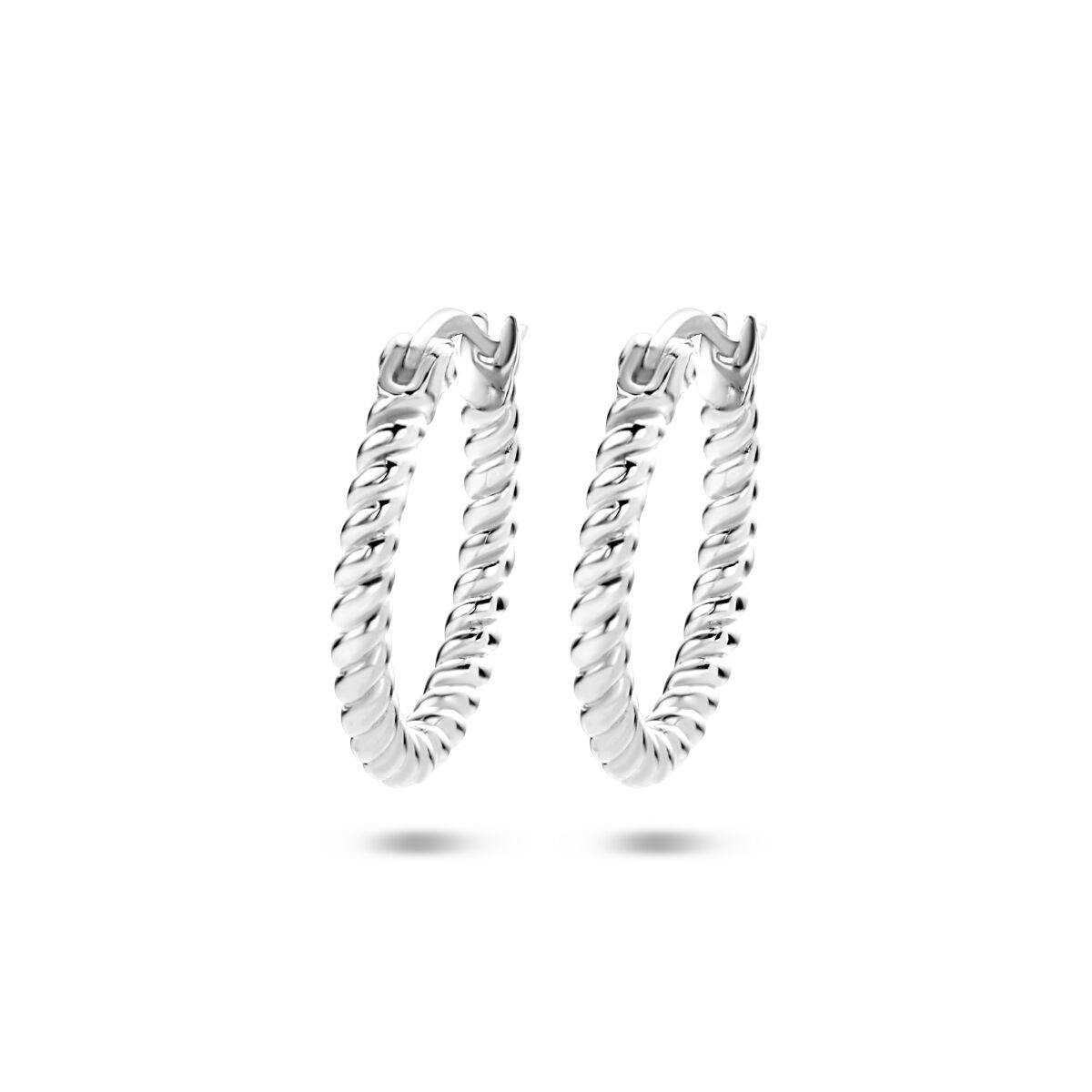Boucles d'oreilles en argent rhodié, torsadées, de forme ronde.