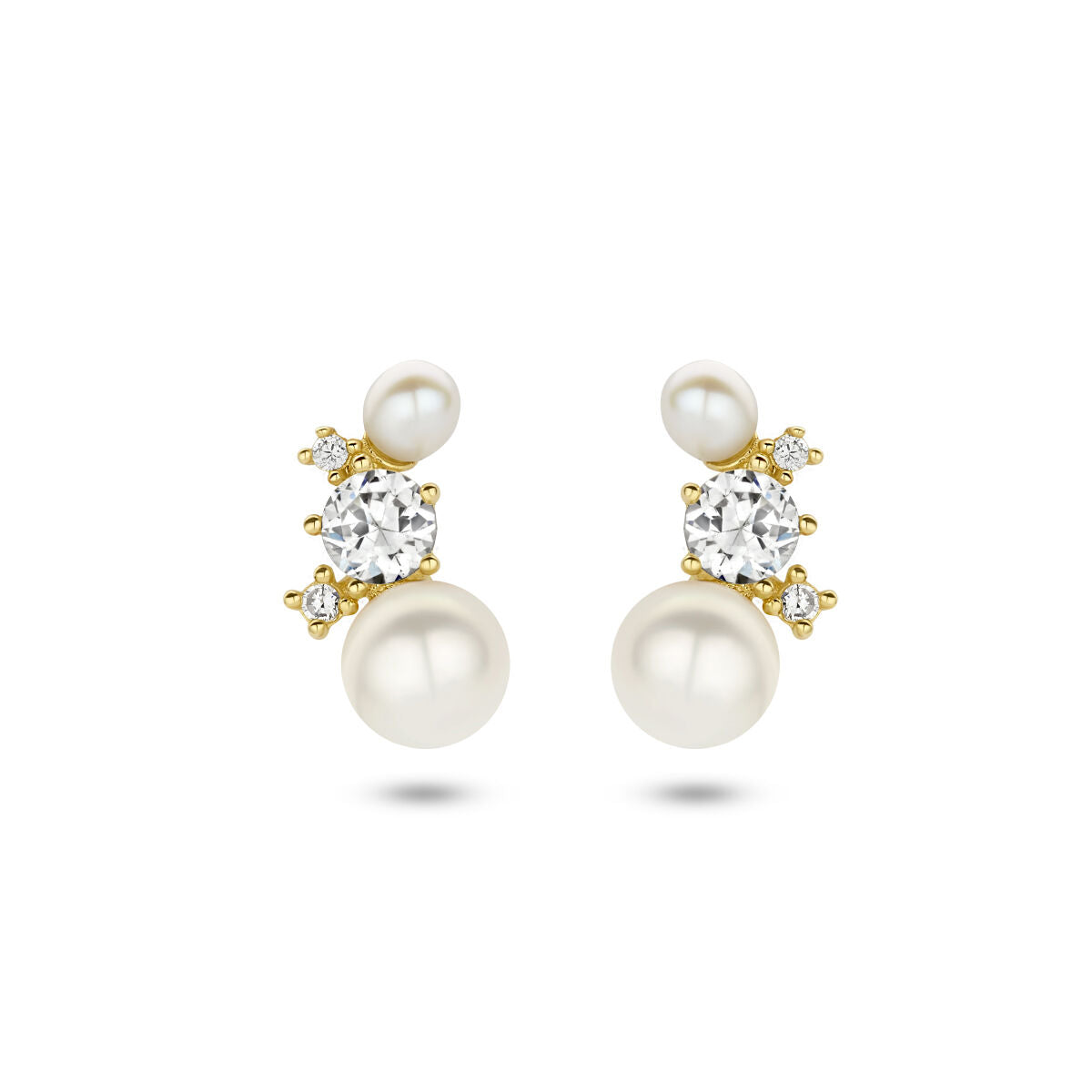 Boucles d'oreilles en or jaune 14K avec perles et zirconiums, design délicat.