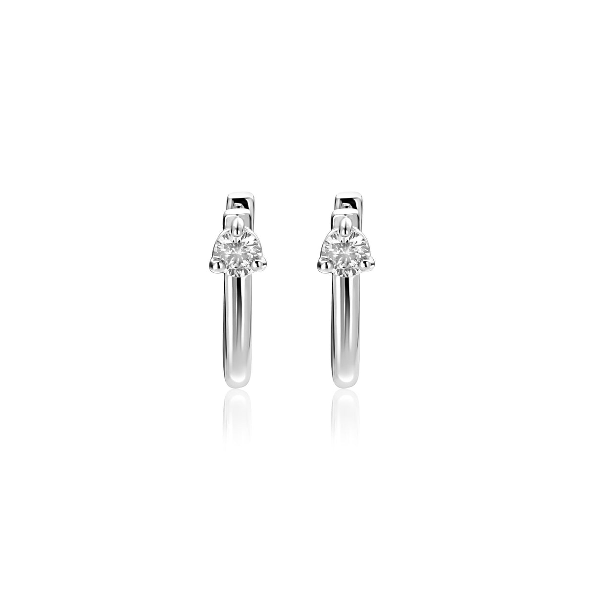 Boucles d'oreilles en argent avec un design simple et une pierre brillante.