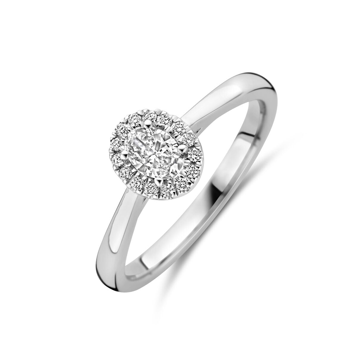 Bague en or blanc 14K avec diamant lab-grown de 0,32 ct, sertie de petits diamants.
