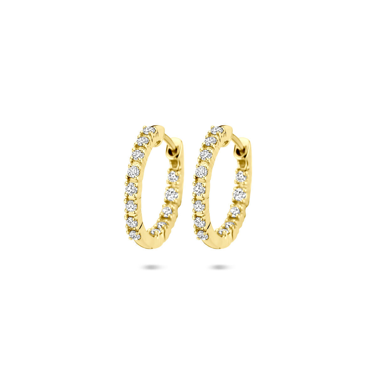 Boucles d'oreilles en or jaune avec des diamants lab-grown, forme ronde et finition brillante.
