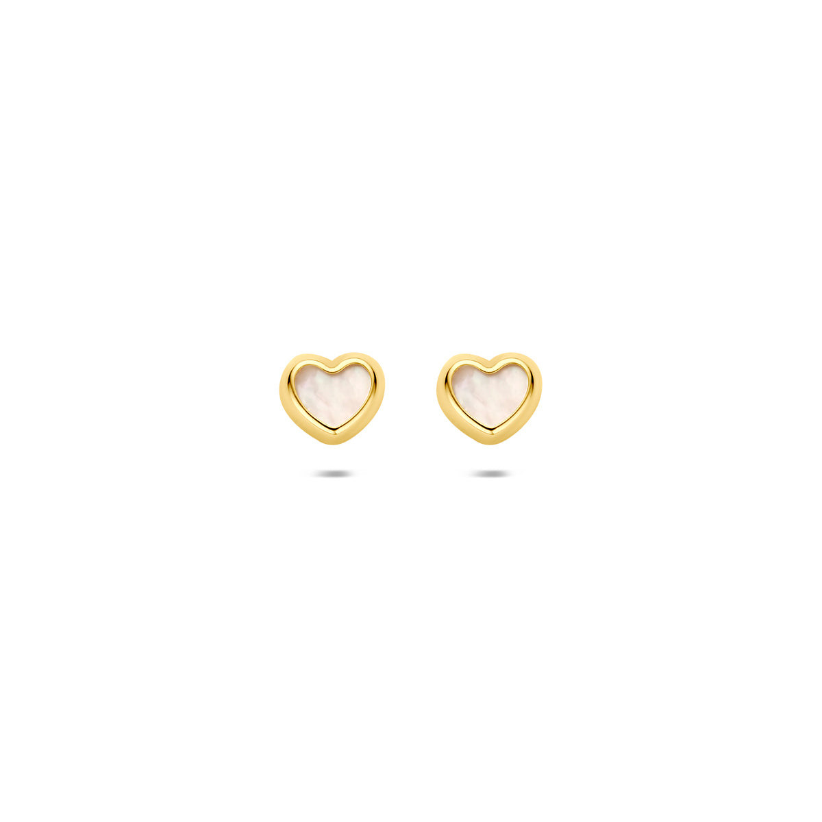 Boucles d'oreilles en or jaune 9 carats avec motif en forme de cœur et finition en nacre, diamètre de 4,5 mm.
