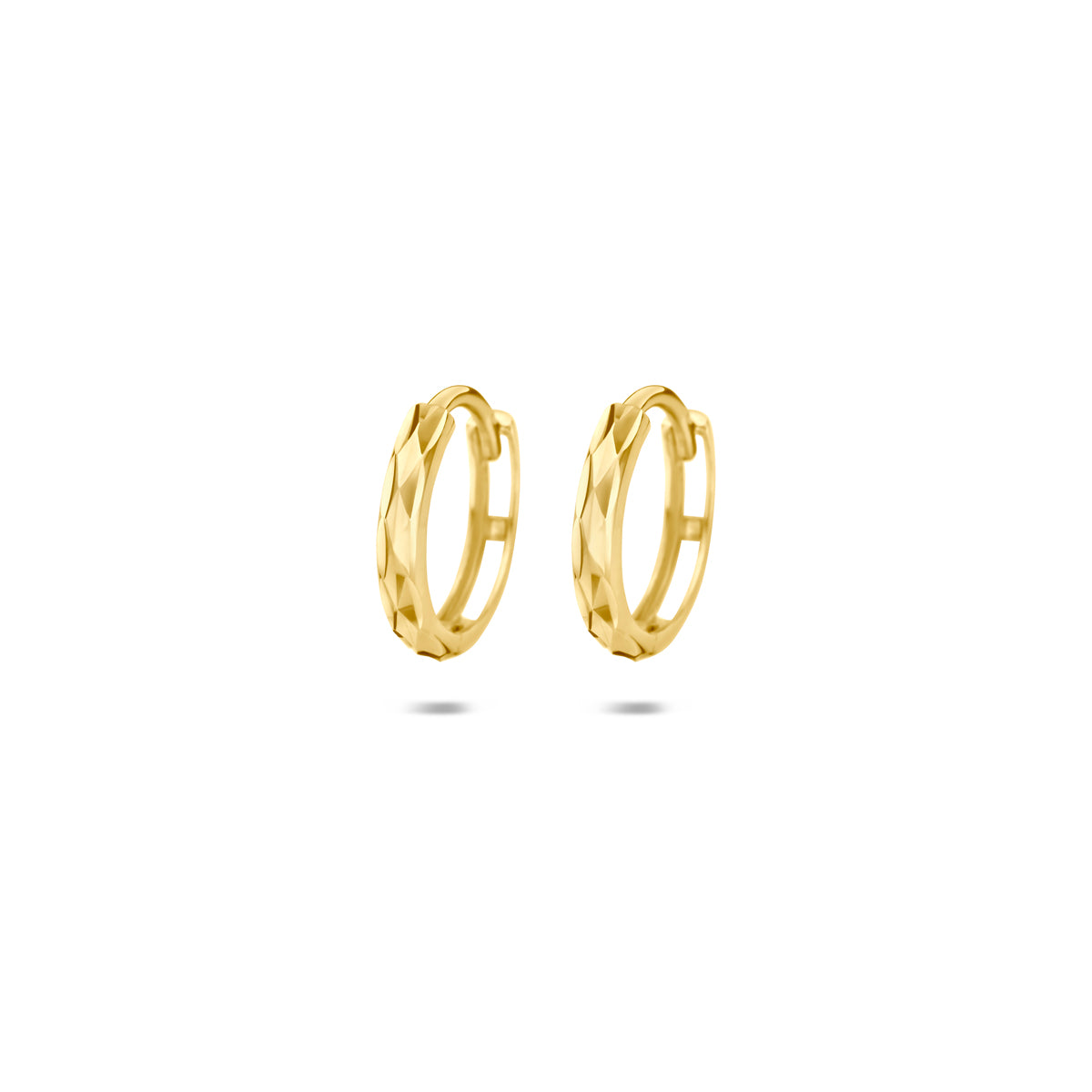 Boucles d'oreilles en or jaune 9K, de 11,5 mm, avec un design gediamanteerd.