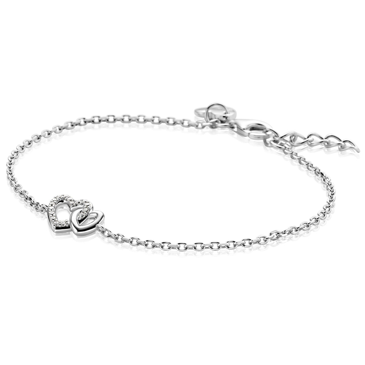 Bracelet en argent avec un motif de cœurs entrelacés.
