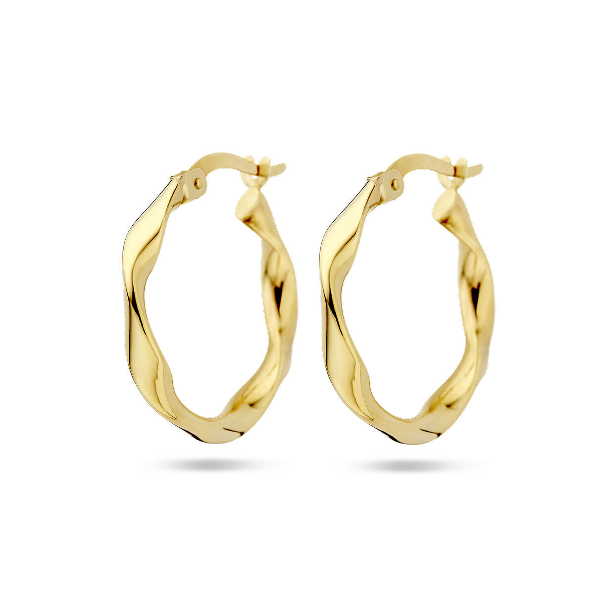 Boucles d'oreilles en or jaune 14K, en forme de tube torsadé.