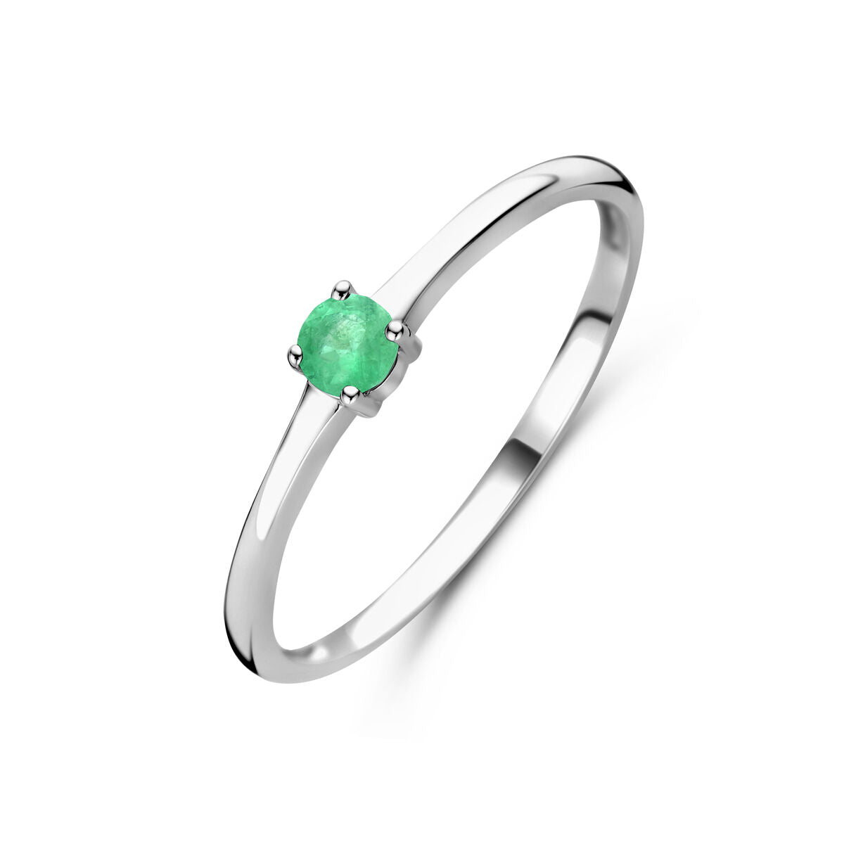 Bague en argent rhodié avec une pierre de naissance émeraude verte.