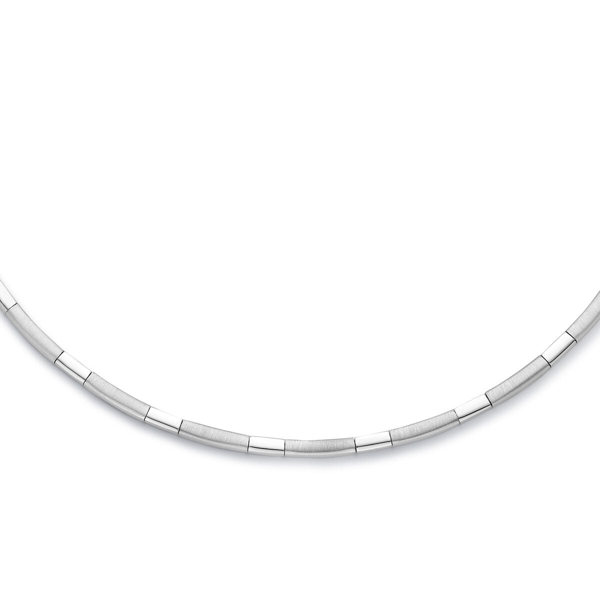 Collier choker en argent rhodié poli et mat de 3,3 mm, longueur de 43 cm.