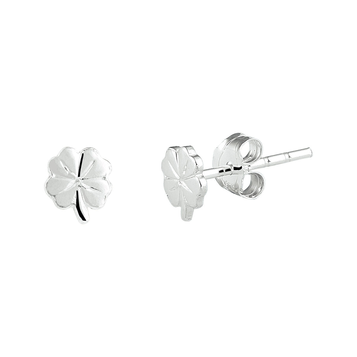 Boucles d'oreilles en argent en forme de trèfle à quatre feuilles.