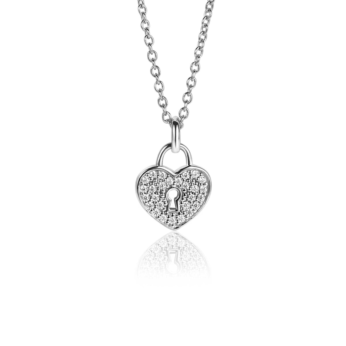 Pendentif en forme de cœur en argent avec des zircons, suspendu à une chaîne délicate.
