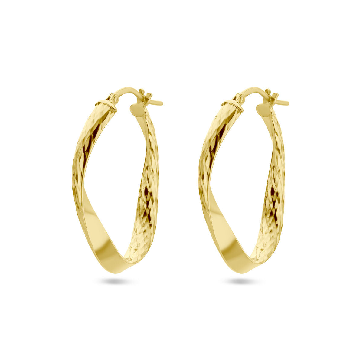 Boucles d'oreilles en argent doré, finition diamantée, de forme ovale.
