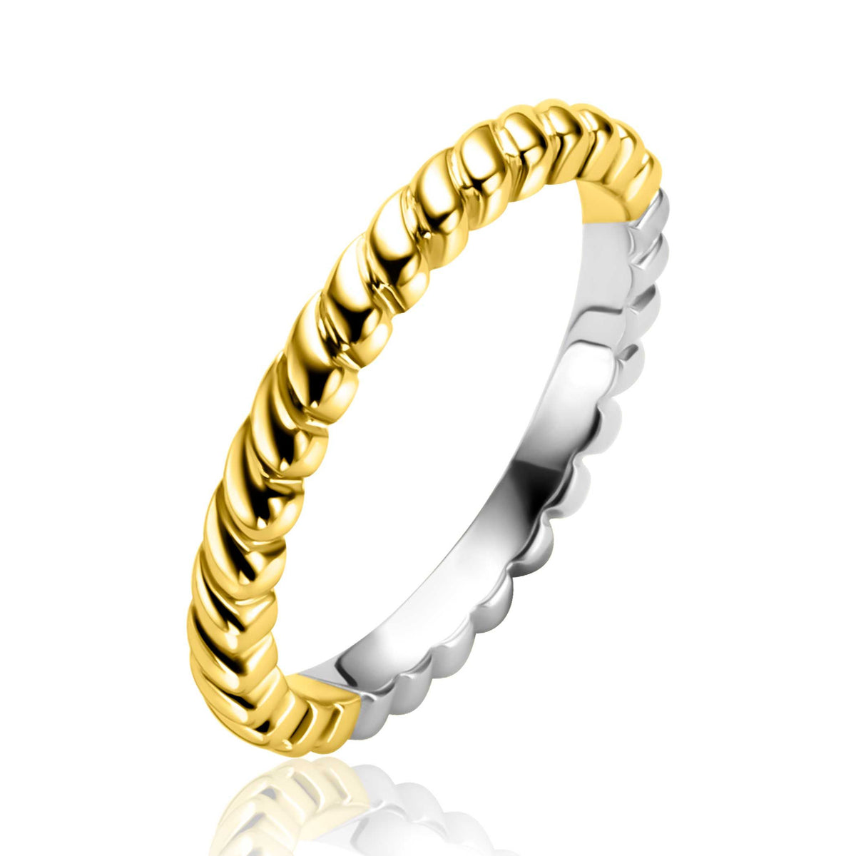 Bague en argent avec une finition dorée tressée sur le dessus.