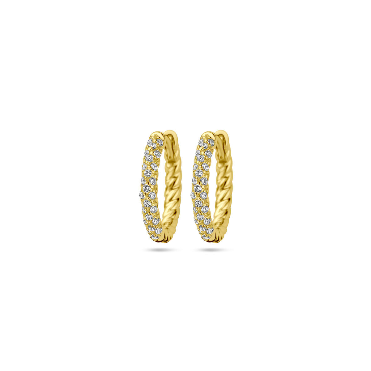 Boucles d'oreilles en argent doré, ornées de zirconiums, avec un design torsadé.