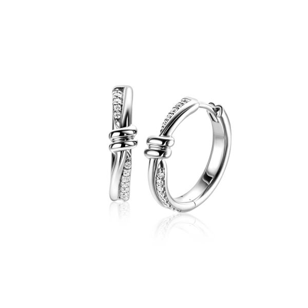 Boucles d'oreilles en argent avec des détails en strass et un design élégant.