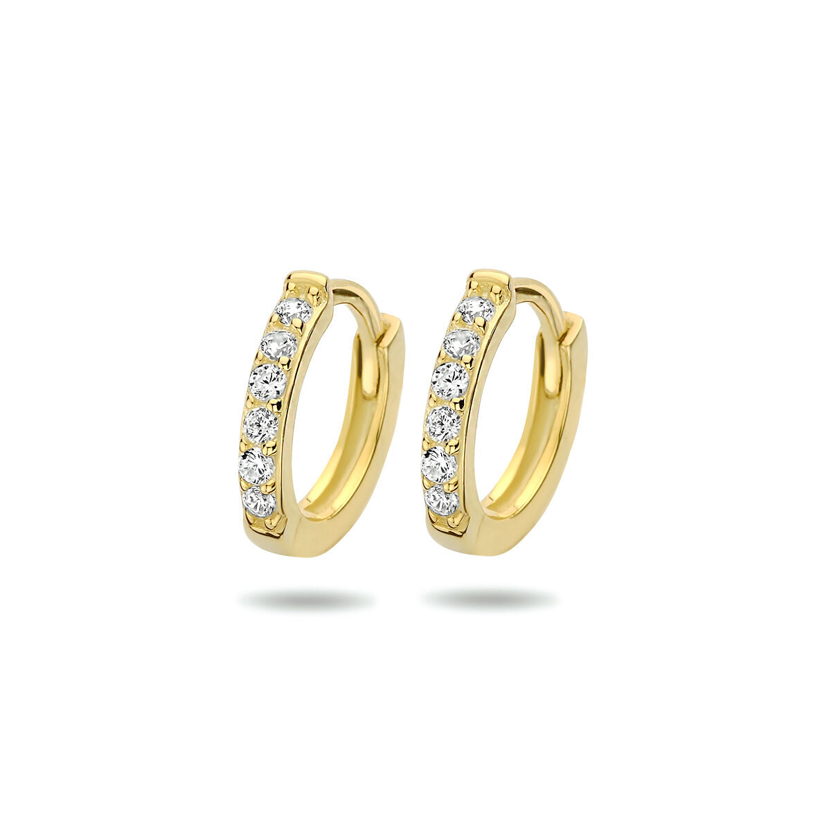 Boucles d'oreilles dorées en argent avec zircons, forme ronde et finition brillante.