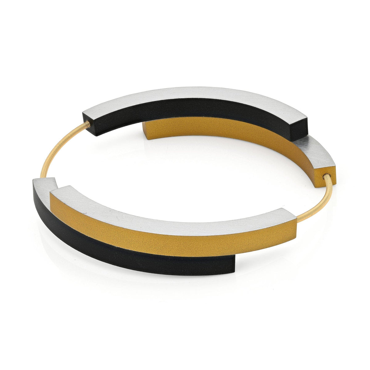 Bracelet noir et doré en quatre arcs avec une finition lisse.