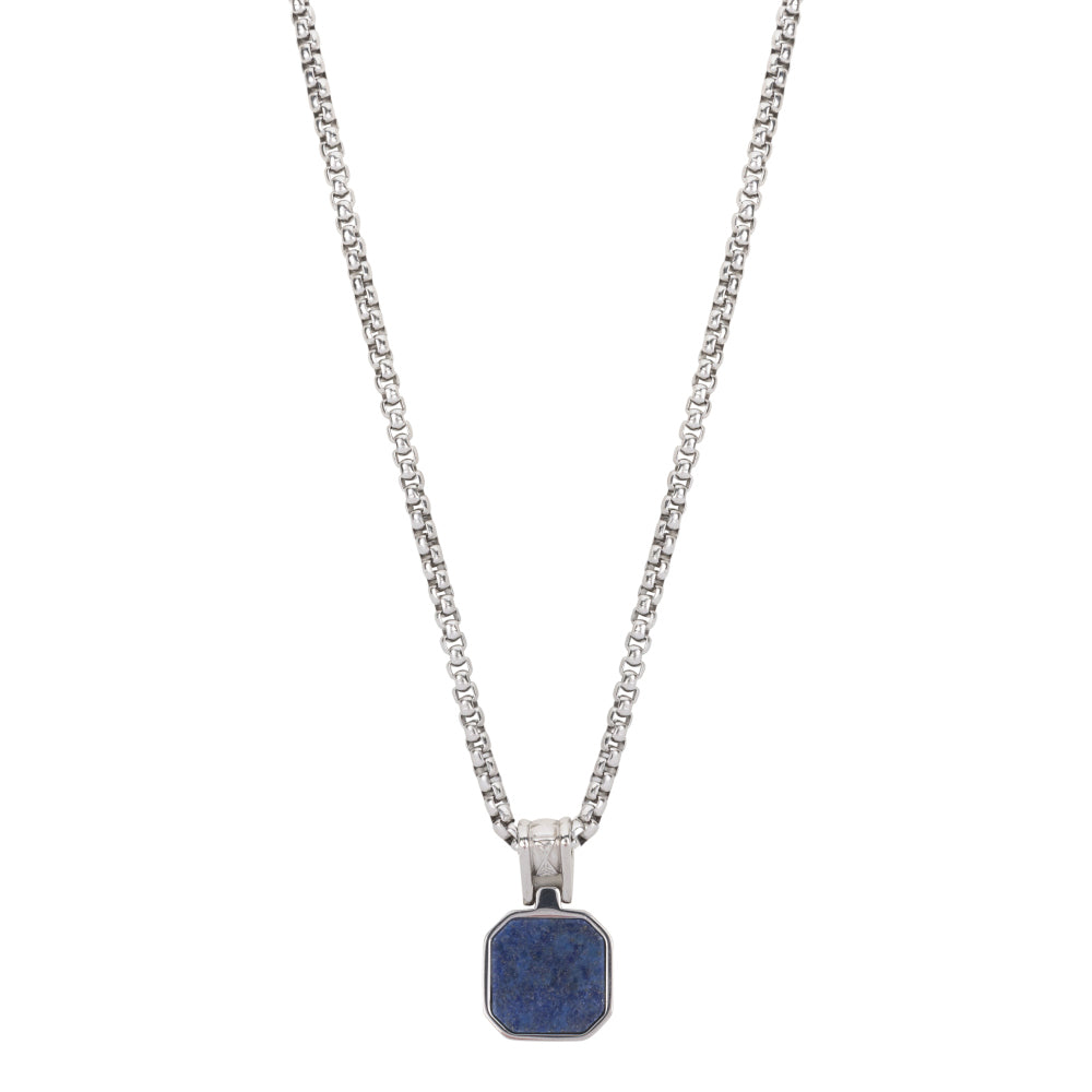 Collier en argent avec pendentif octogonal en lapis-lazuli.