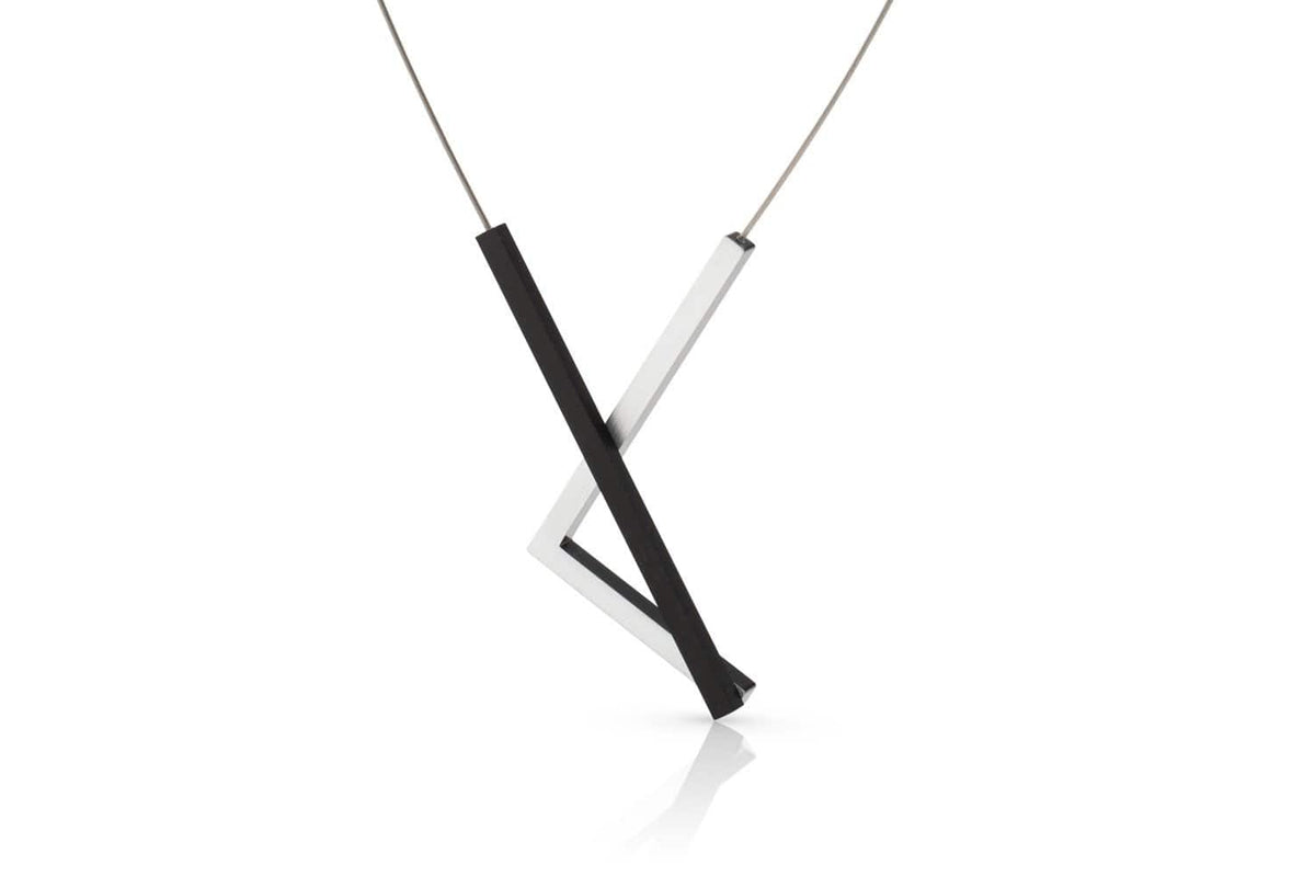 Collier Droit et angle Noir C207Z