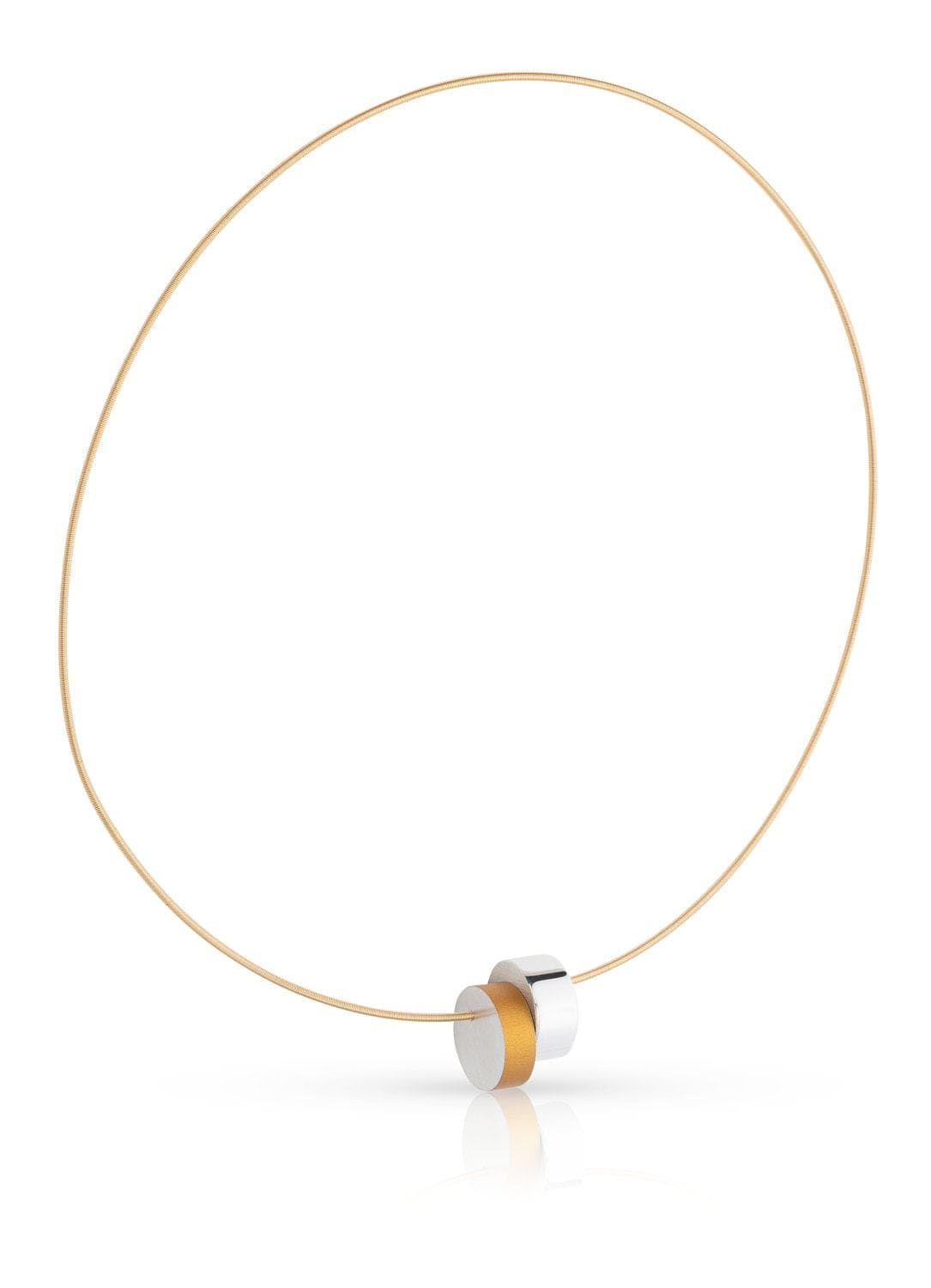 Collier en métal doré avec deux cylindres en argent et or, design minimaliste.