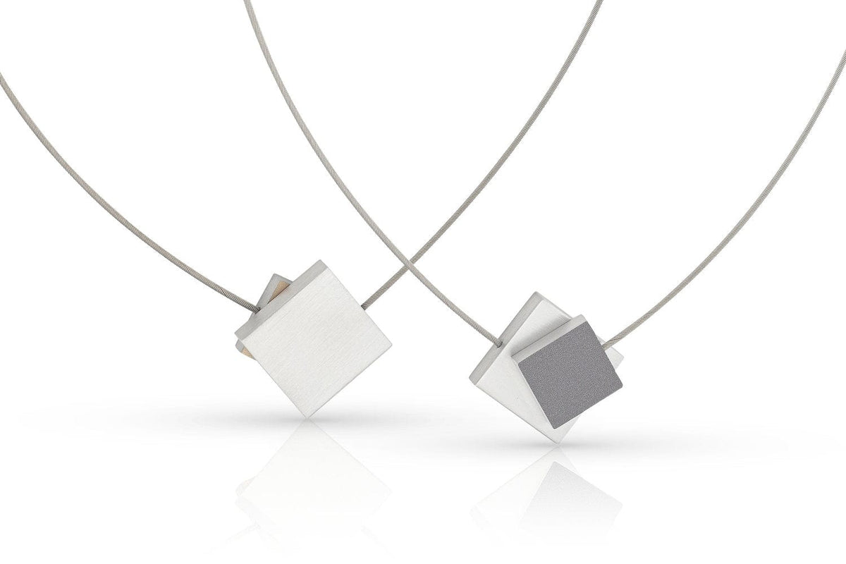 Collier carré avec carré coloré C263AG