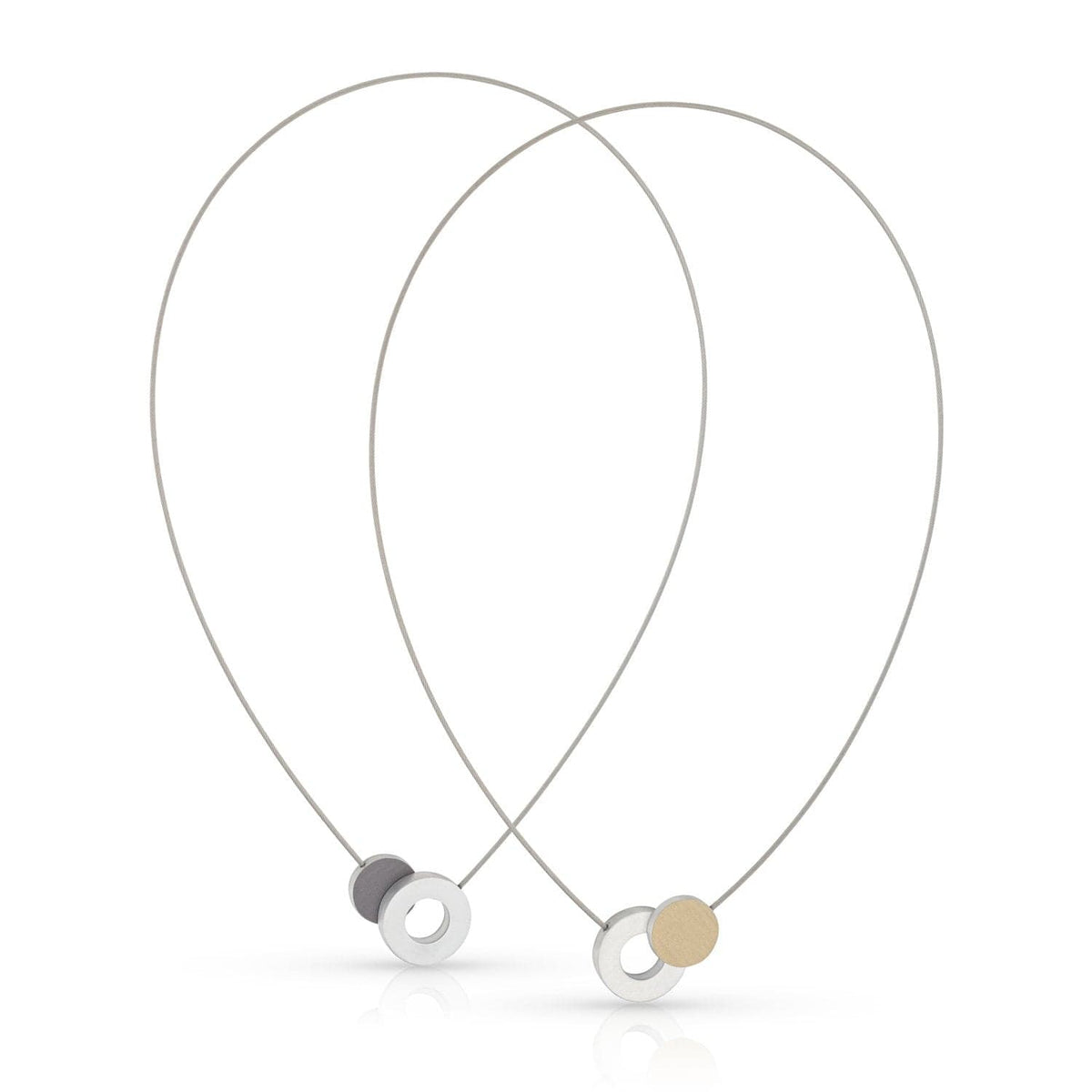 Collier avec un rond coloré et une bague en métal argenté.